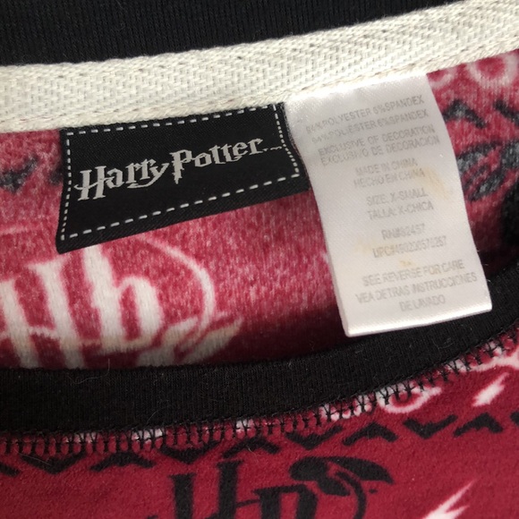 HARRY POTTER HOGWARTS size M HP lightning bolt pattern long sleeve pajama top - Picture 2 of 8